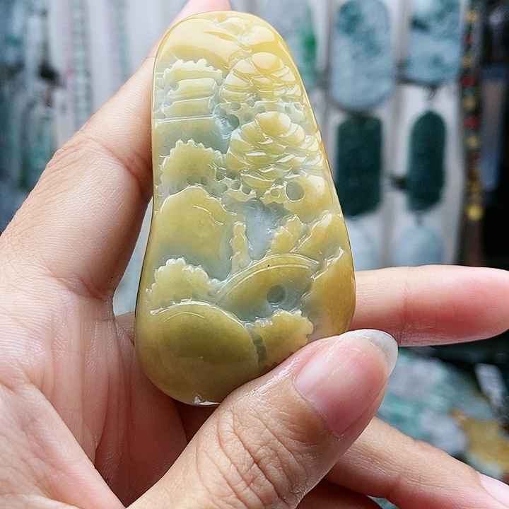 颈饰足铂镶嵌翡翠翡翠