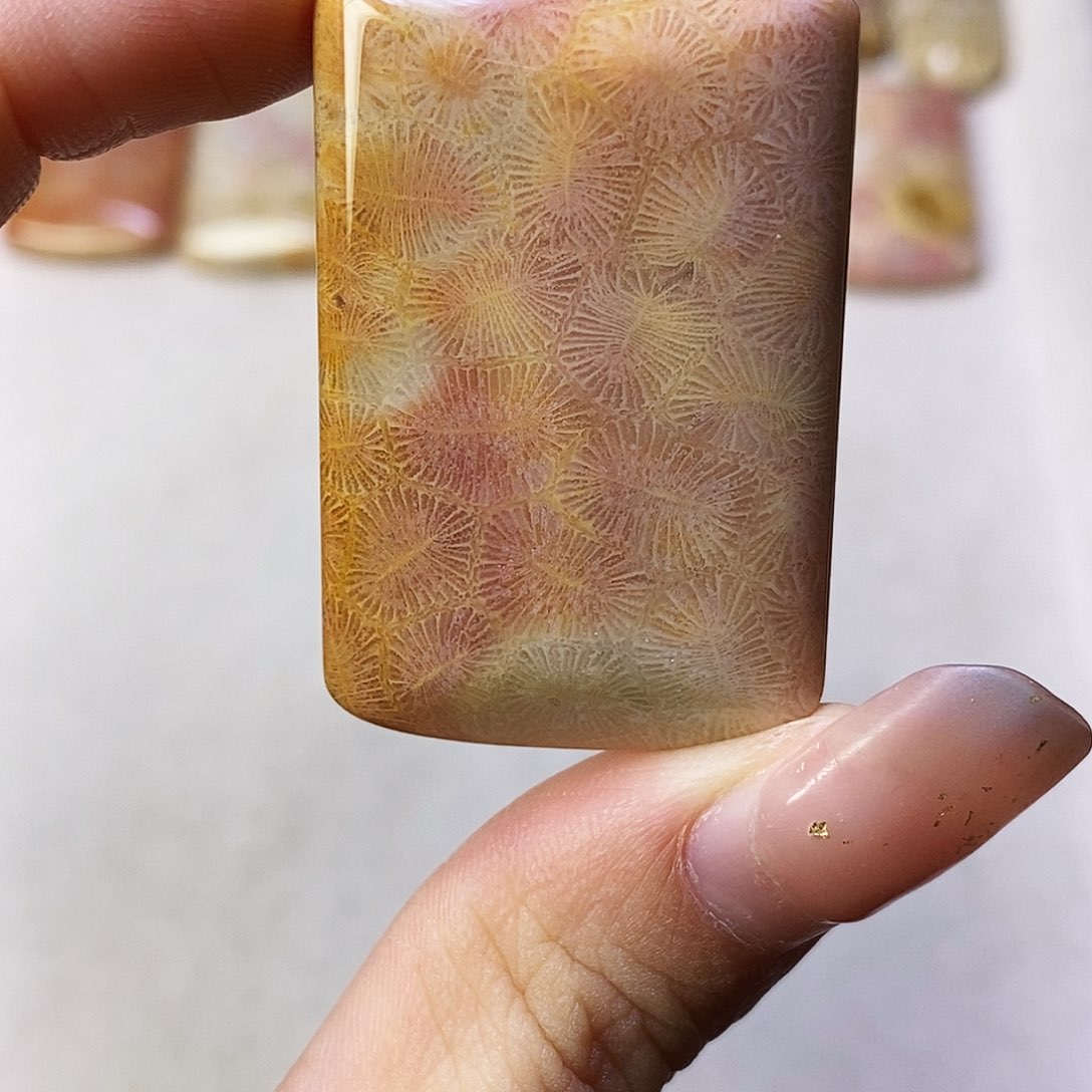 合金颈饰硅化玉凋*