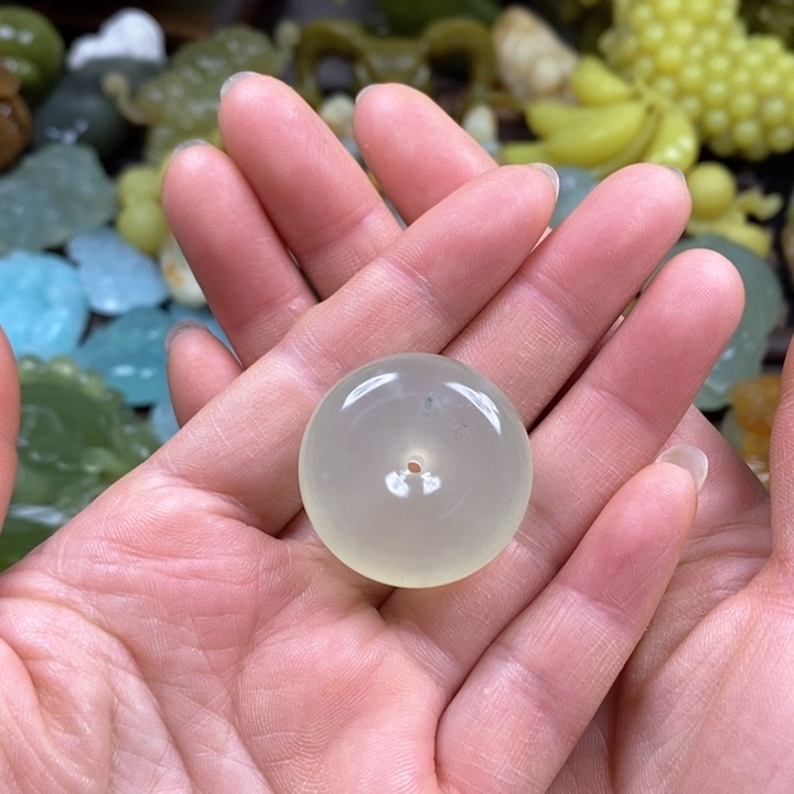 蛇纹石玉挂件未镶嵌