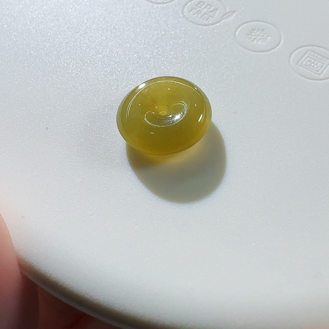 翡翠颈饰未镶嵌平安扣