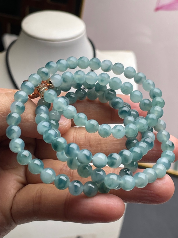 推荐！天然缅甸翡翠A货冰胶飘花珠子