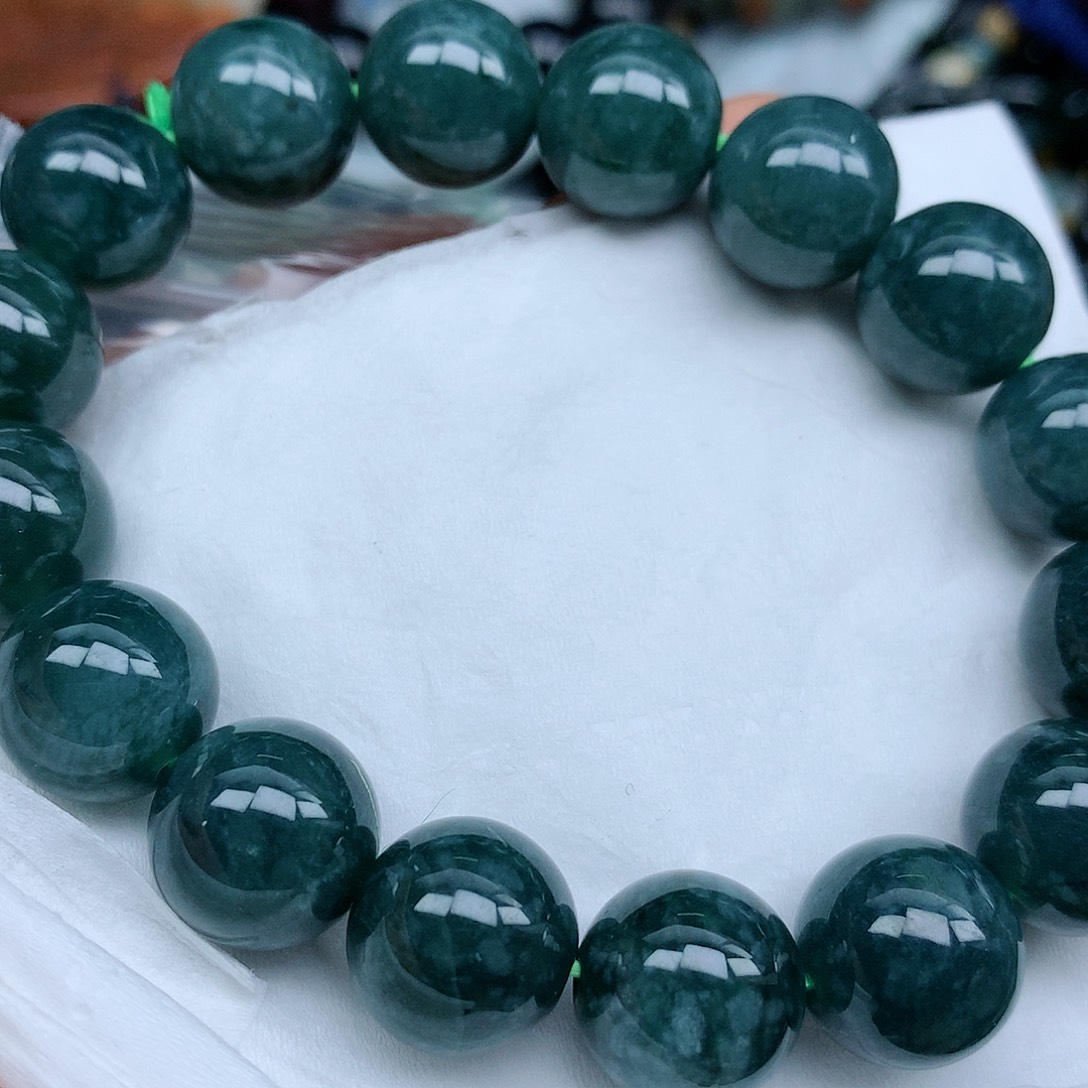 翡翠颈饰未镶嵌吊坠