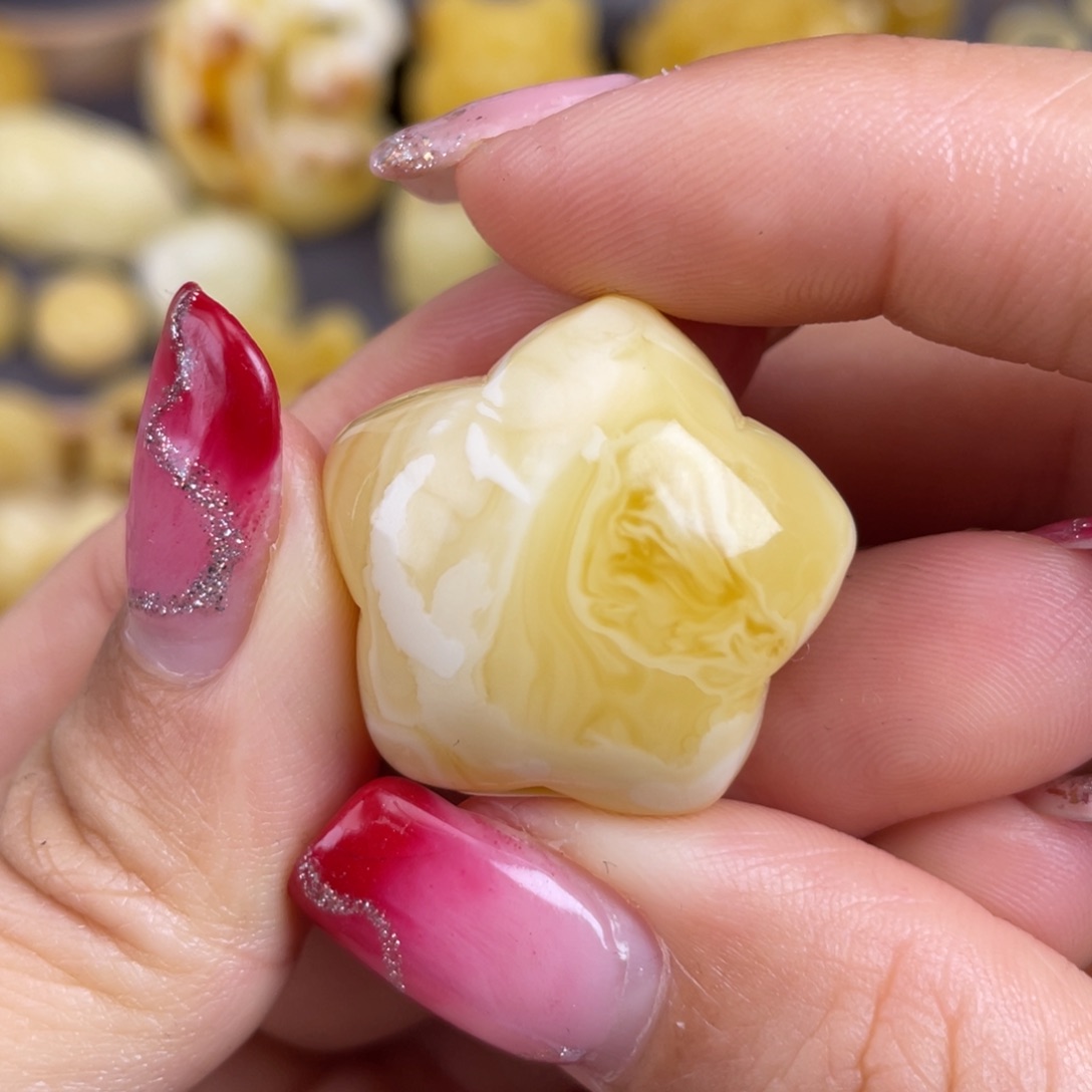 琥珀裸石未镶嵌蜜蜡