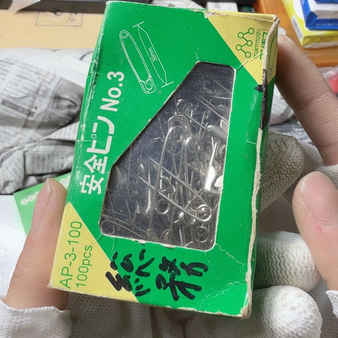 瀛***.中古商品，瑕疵品，不保好坏。235