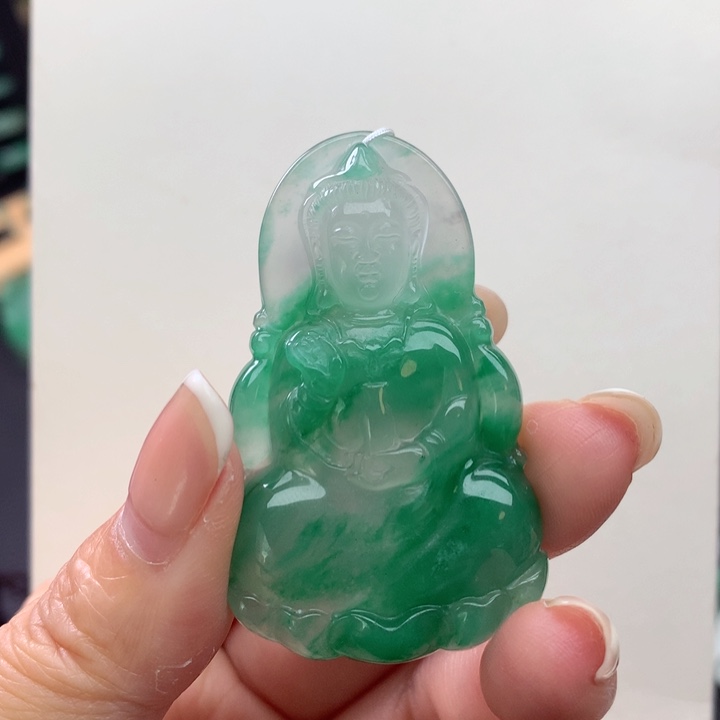 颈饰未镶嵌石英质玉