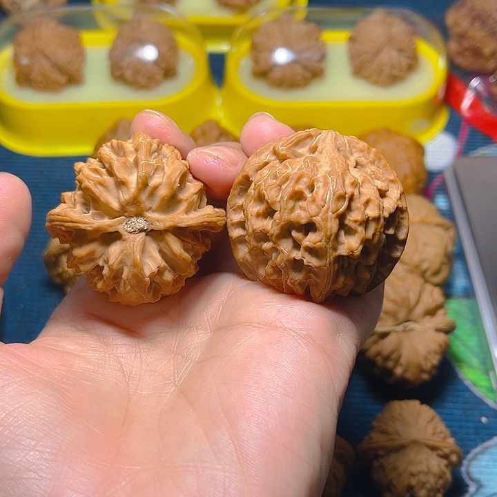 文玩核桃吊坠苹果园