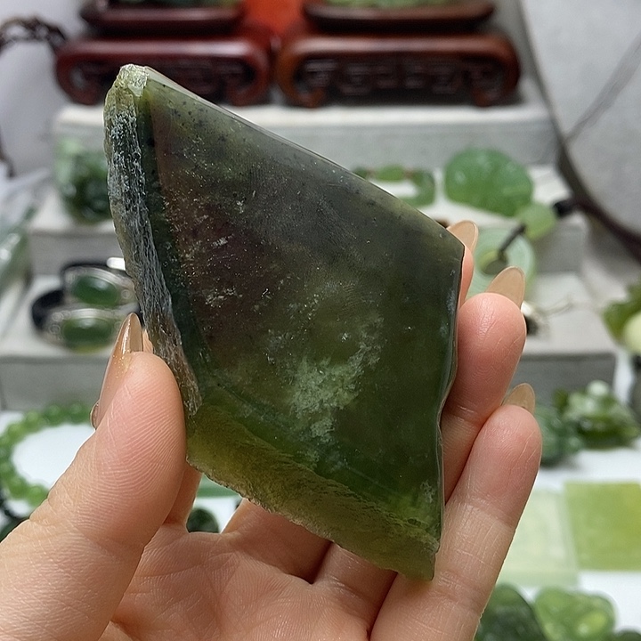 蛇纹石玉挂件未镶嵌