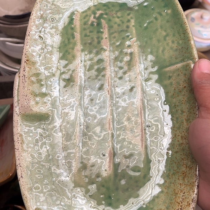 宝***姐瓷绿色鱼盘一支微瑕
