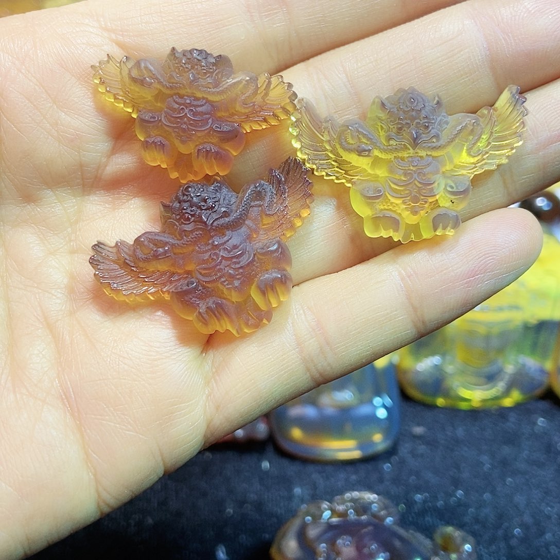 琥珀颈饰未镶嵌大鹏