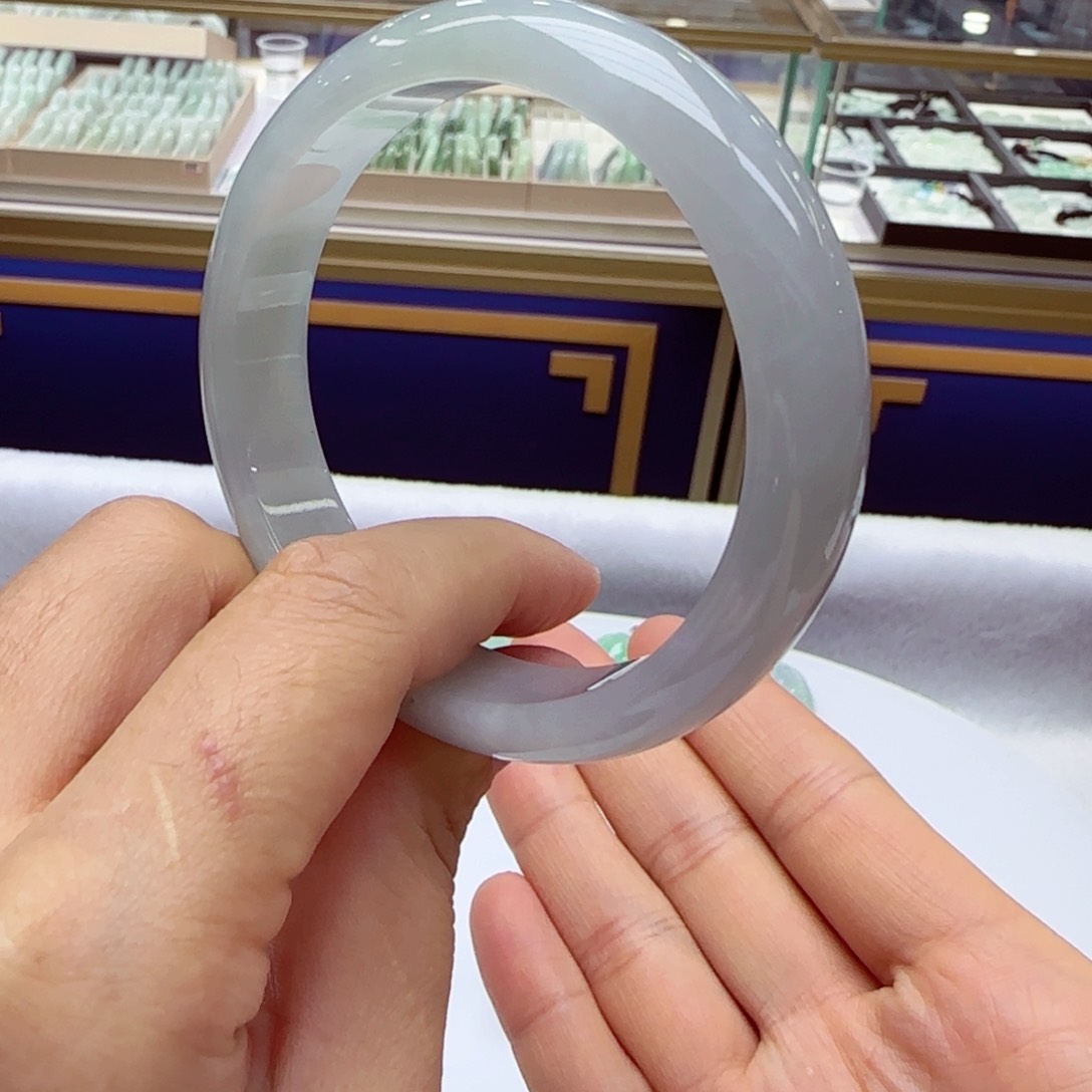 未镶嵌挂件翡翠手镯56