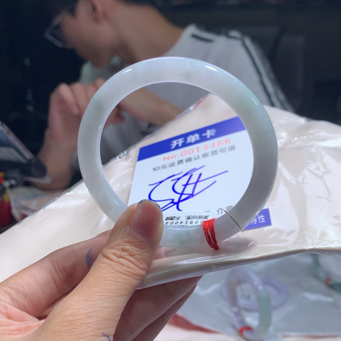 翡翠未镶嵌手镯gcg