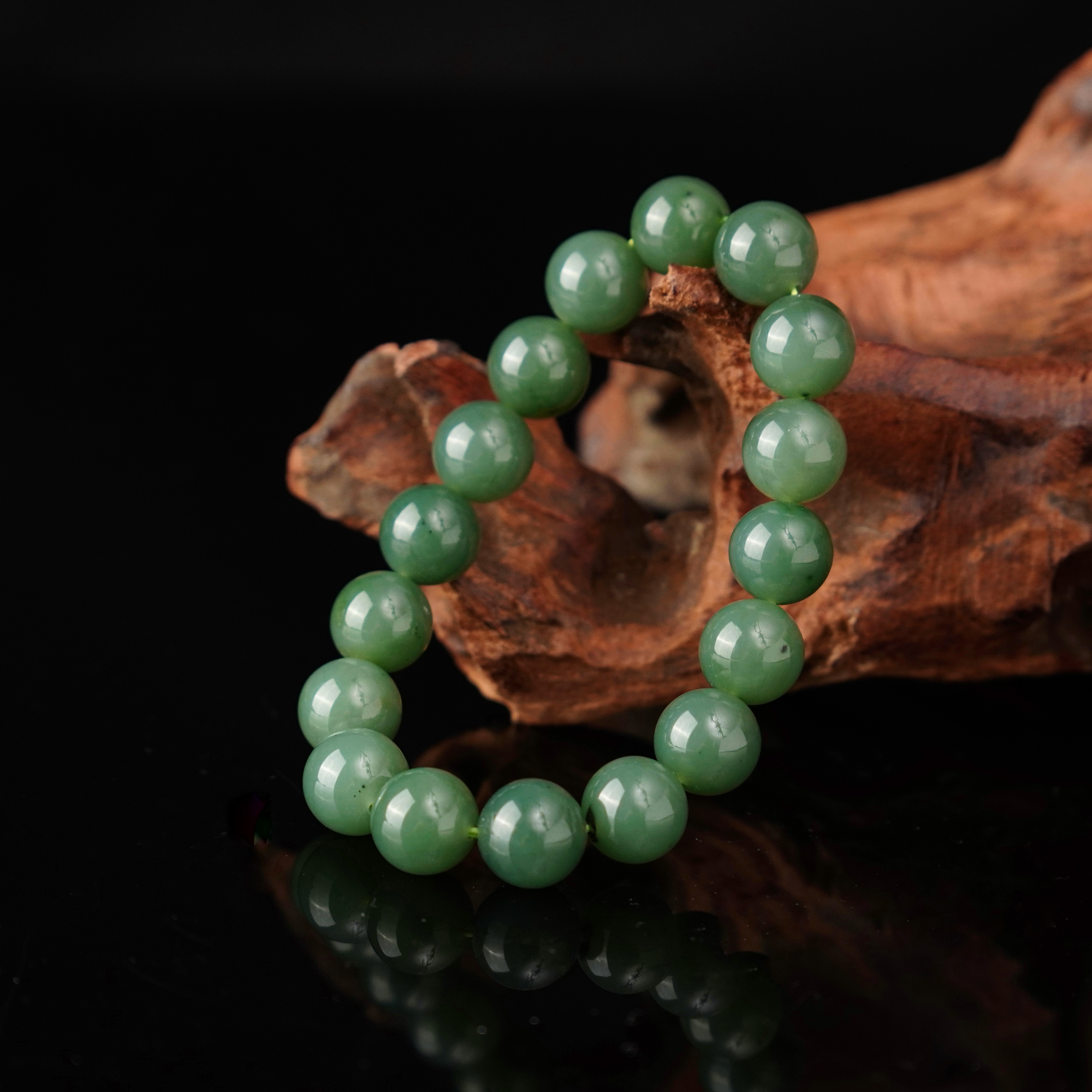 约12mm和田玉碧玉瓷蓝圆珠手串