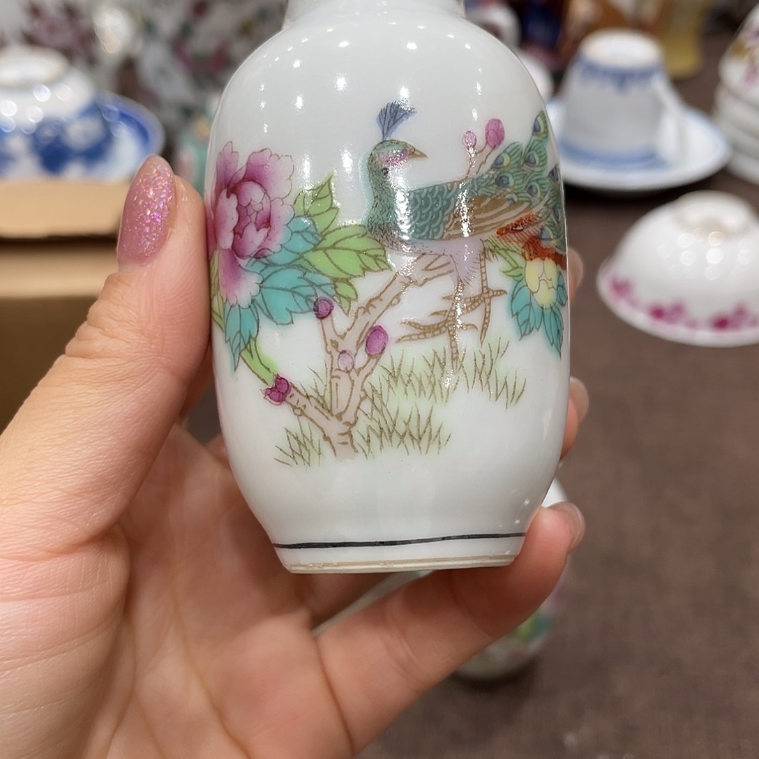 瓷片景德镇粉彩花鸟冬瓜瓶