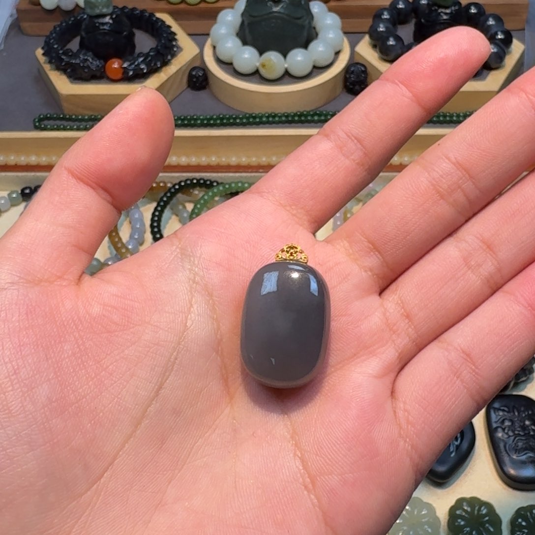 和田玉颈饰18K金镶嵌