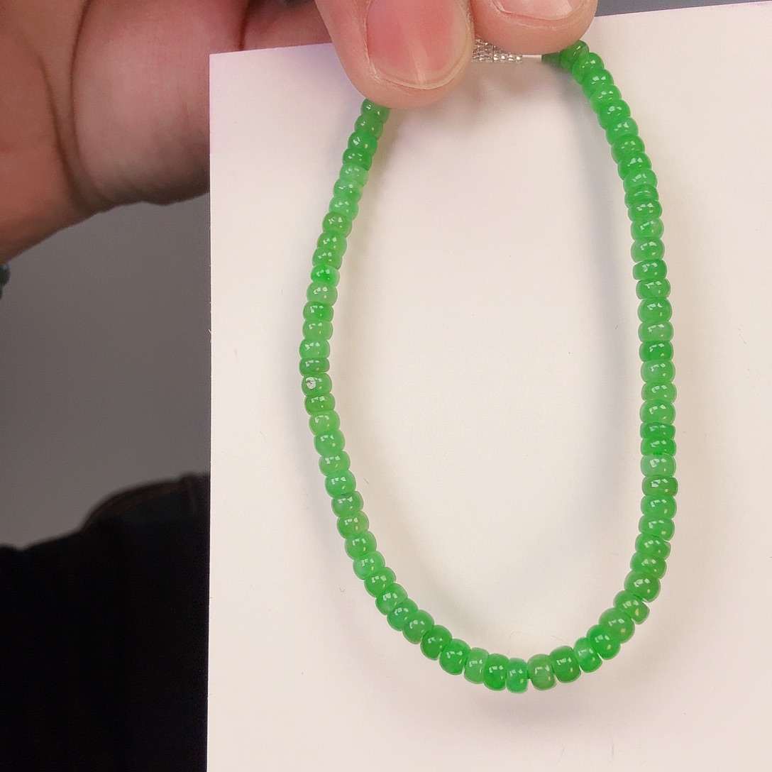 翡翠颈饰未镶嵌一件