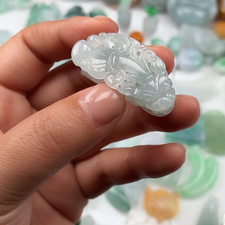 翡翠未镶嵌颈饰纯A