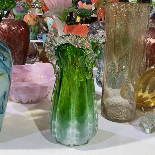 琉璃花瓶高33厘米口径12厘米