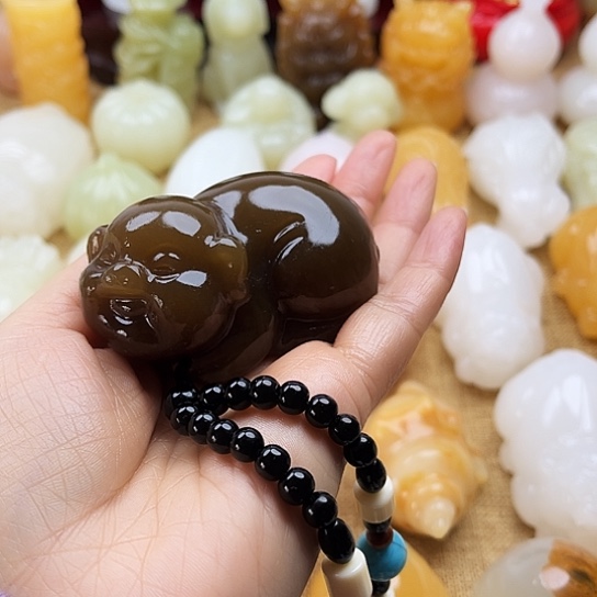 小***奶玉天然玉石手把件