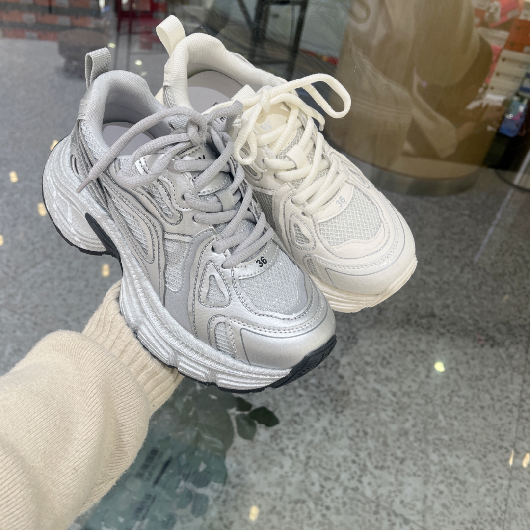 轩轩家【巨轻老爹鞋】 时装百搭英伦韩版网红超火轻巧休闲鞋