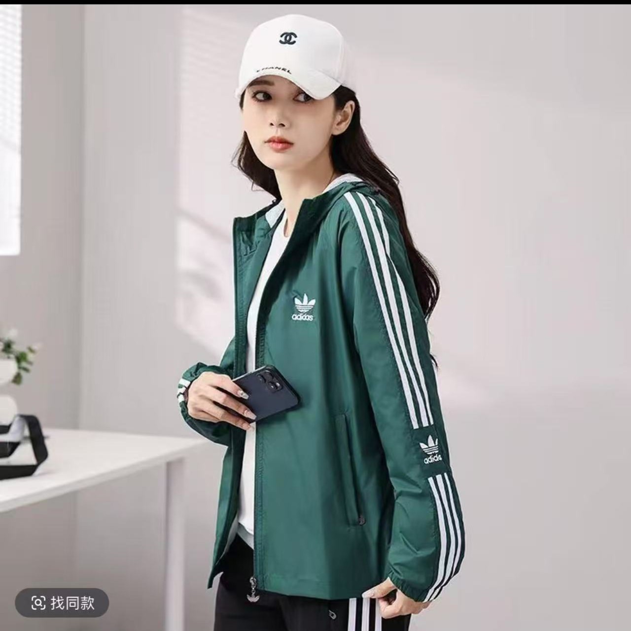 未拆封 adidas/阿迪达斯 经典三条杠连帽风衣防风速干防水耐磨