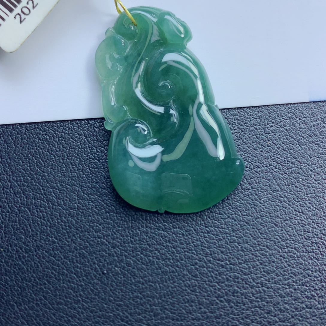 翡翠颈饰未镶嵌如意