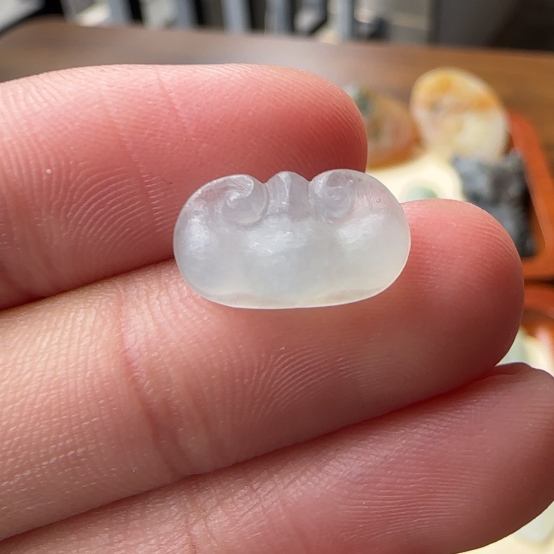 定制翡翠未镶嵌如意