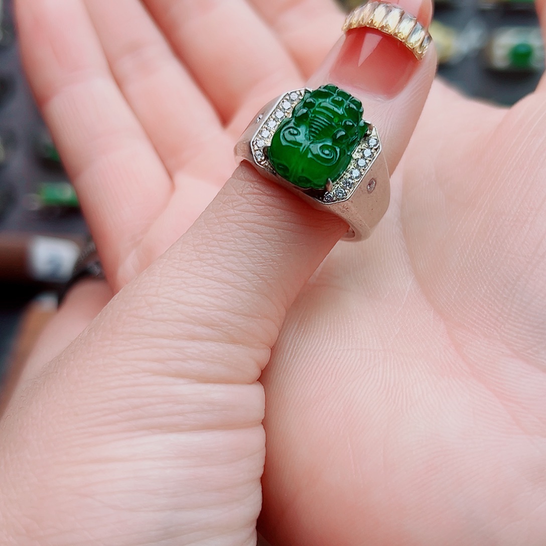 银S925镶嵌戒指翡翠?**?