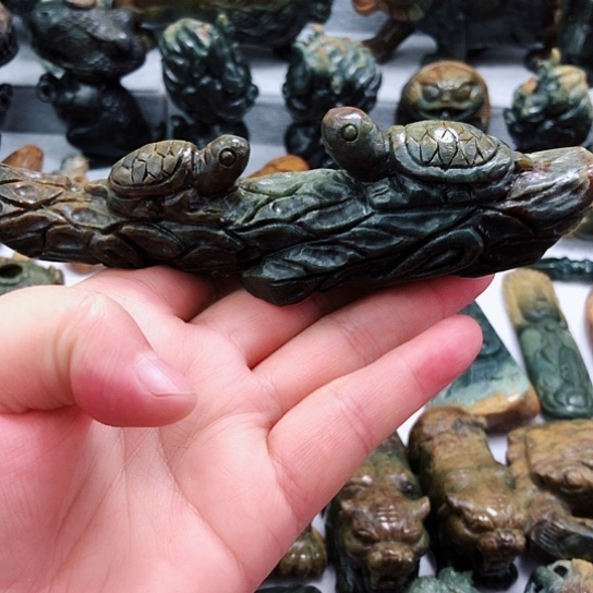 岫岩河磨玉（透闪石质玉）未镶嵌把件