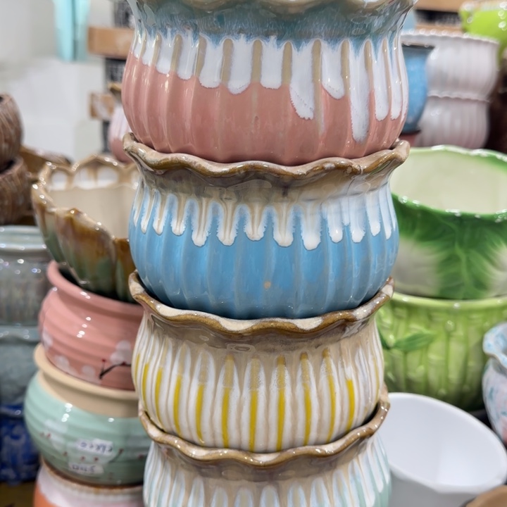 凑9块包邮，有孔，陶瓷花盆