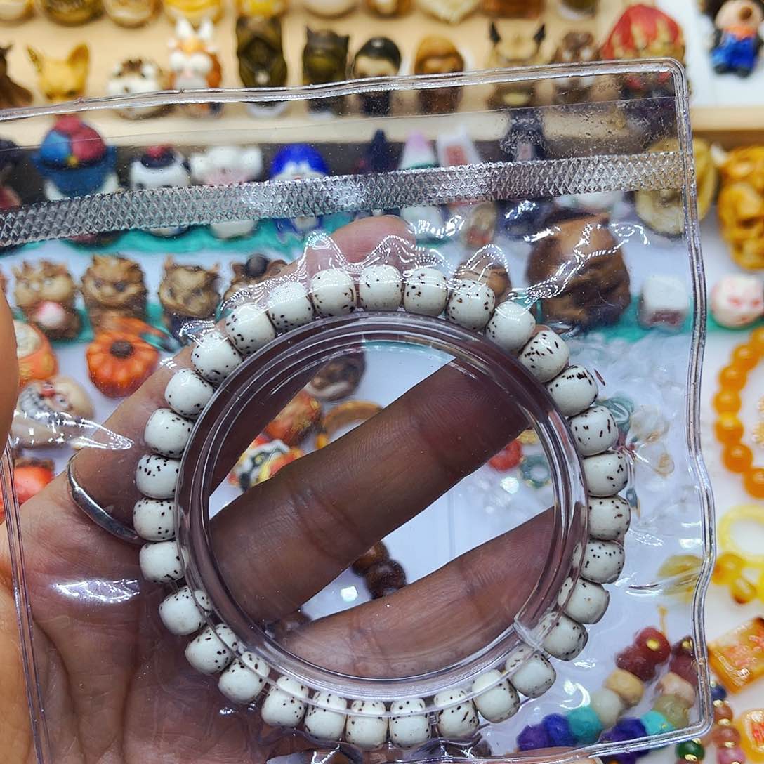 白玉菩提吊坠手工打磨瘦了