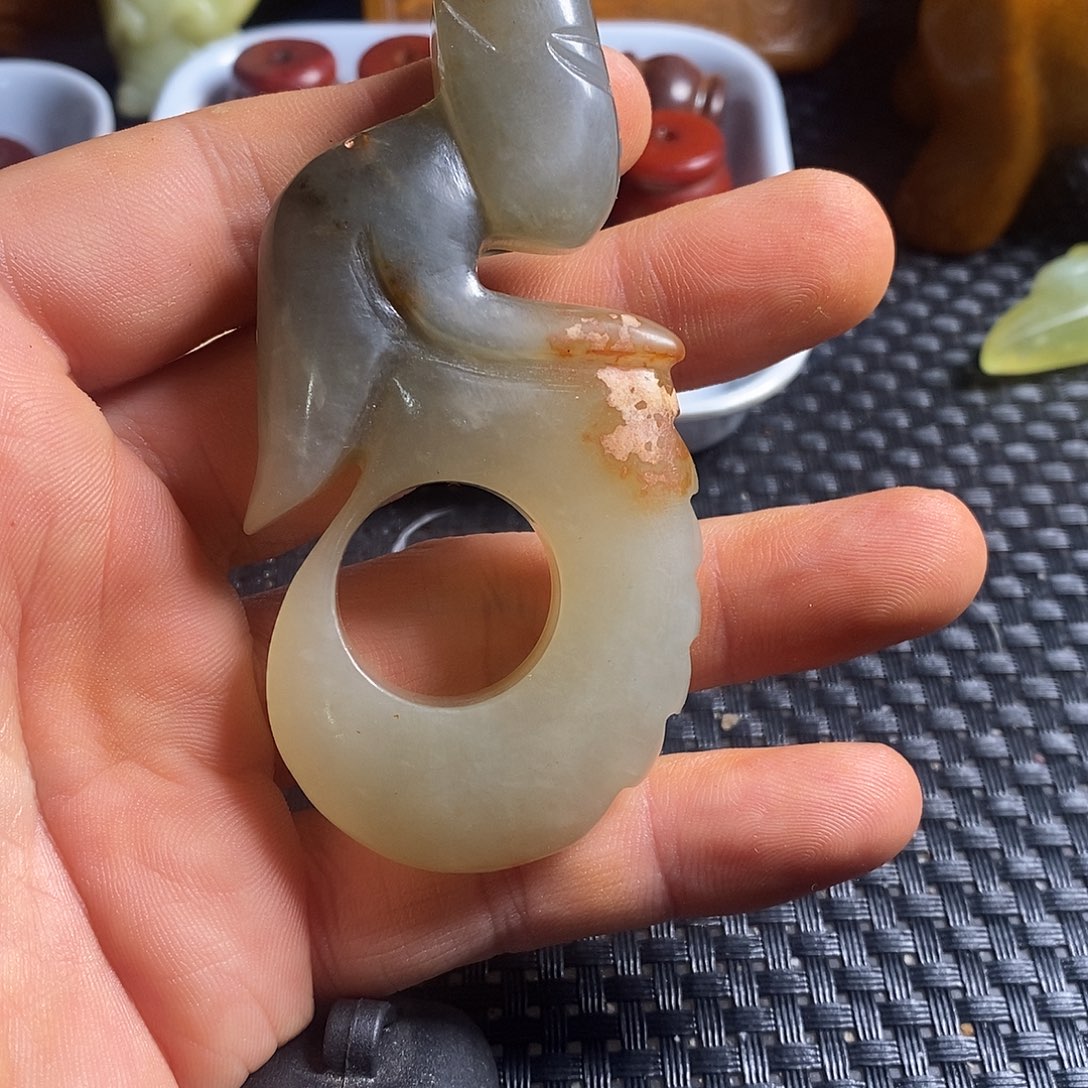 岫玉未镶嵌珠宝奇石