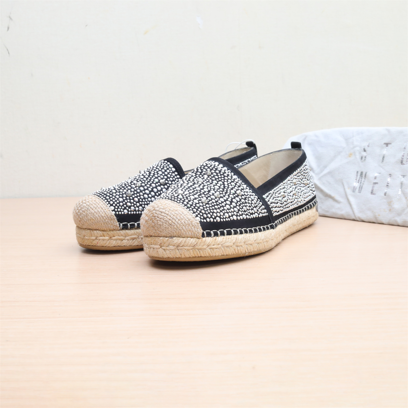 全新未使用 StuartWeitzman 积分-188/汤/P224622166/铆钉平底鞋