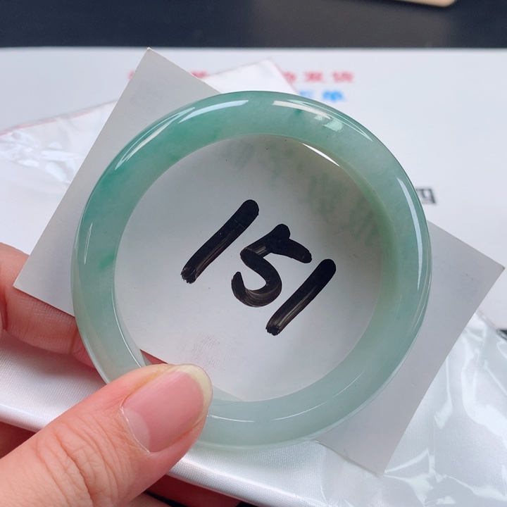 翡翠手镯未镶嵌正