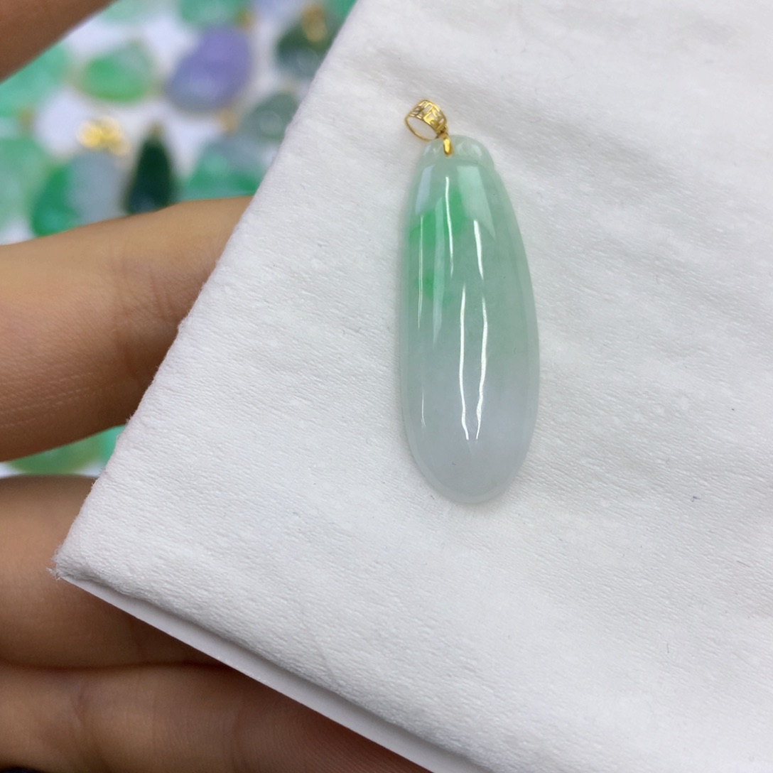 翡翠18K金镶嵌颈饰翡翠