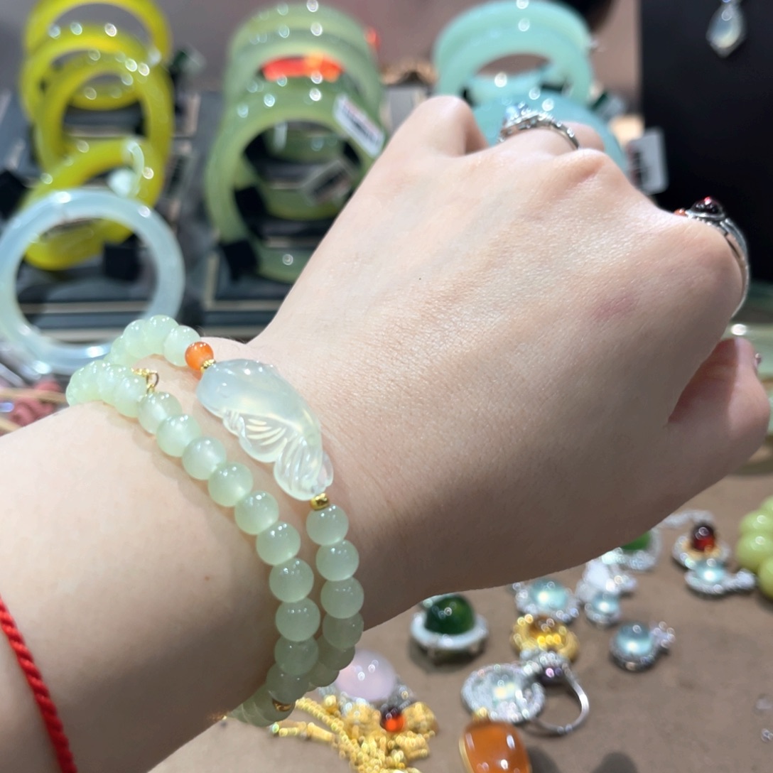 蛇纹石玉手镯未镶嵌