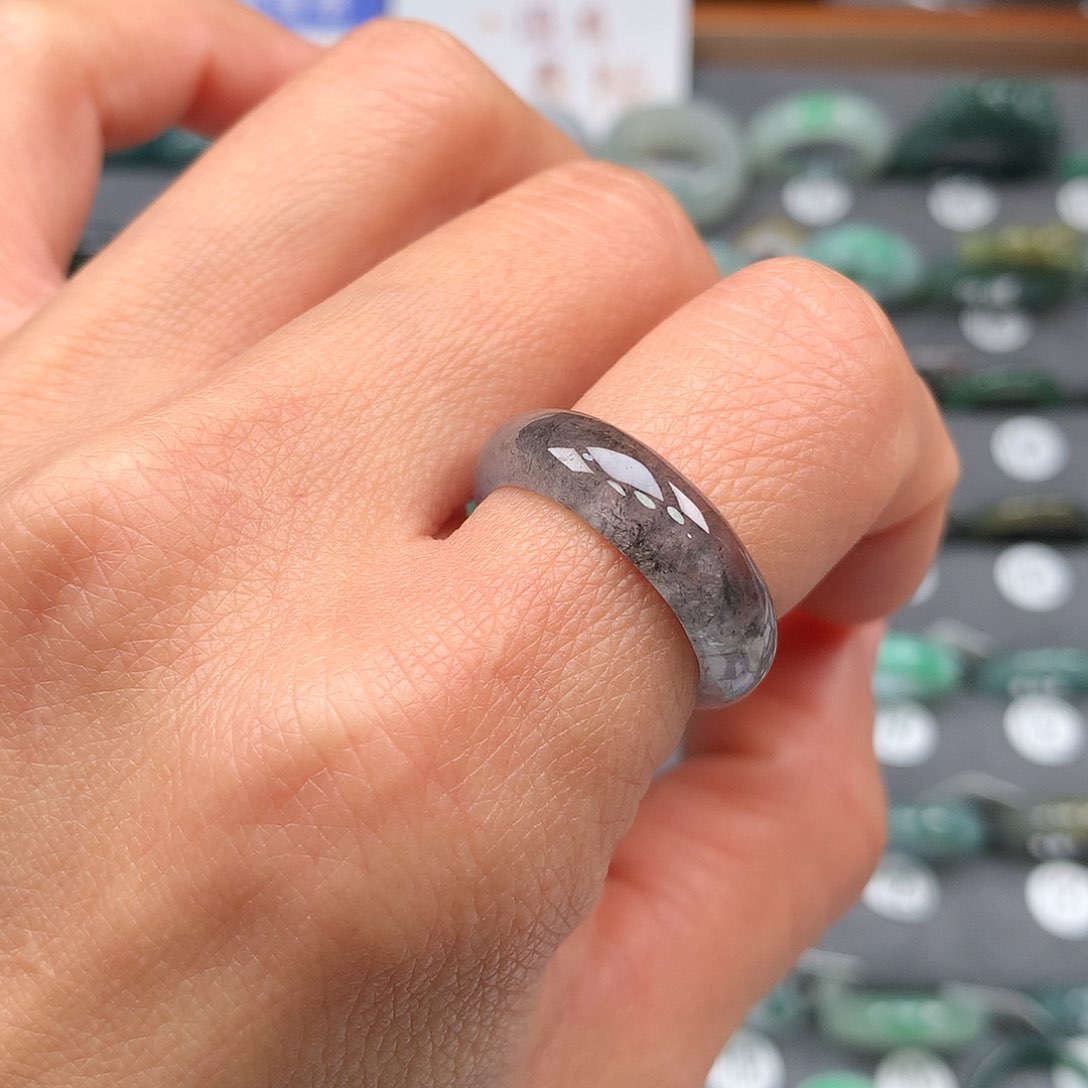 【闪购商品】翡翠戒指未镶嵌16圈口微瑕冰乌鸡