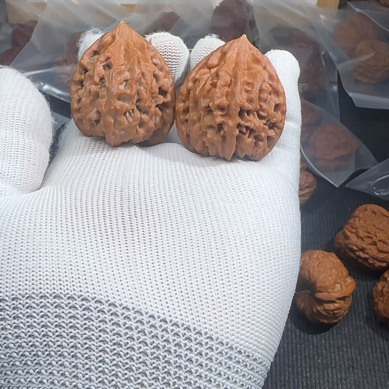 【闪购商品】文玩核桃把件龙门涧