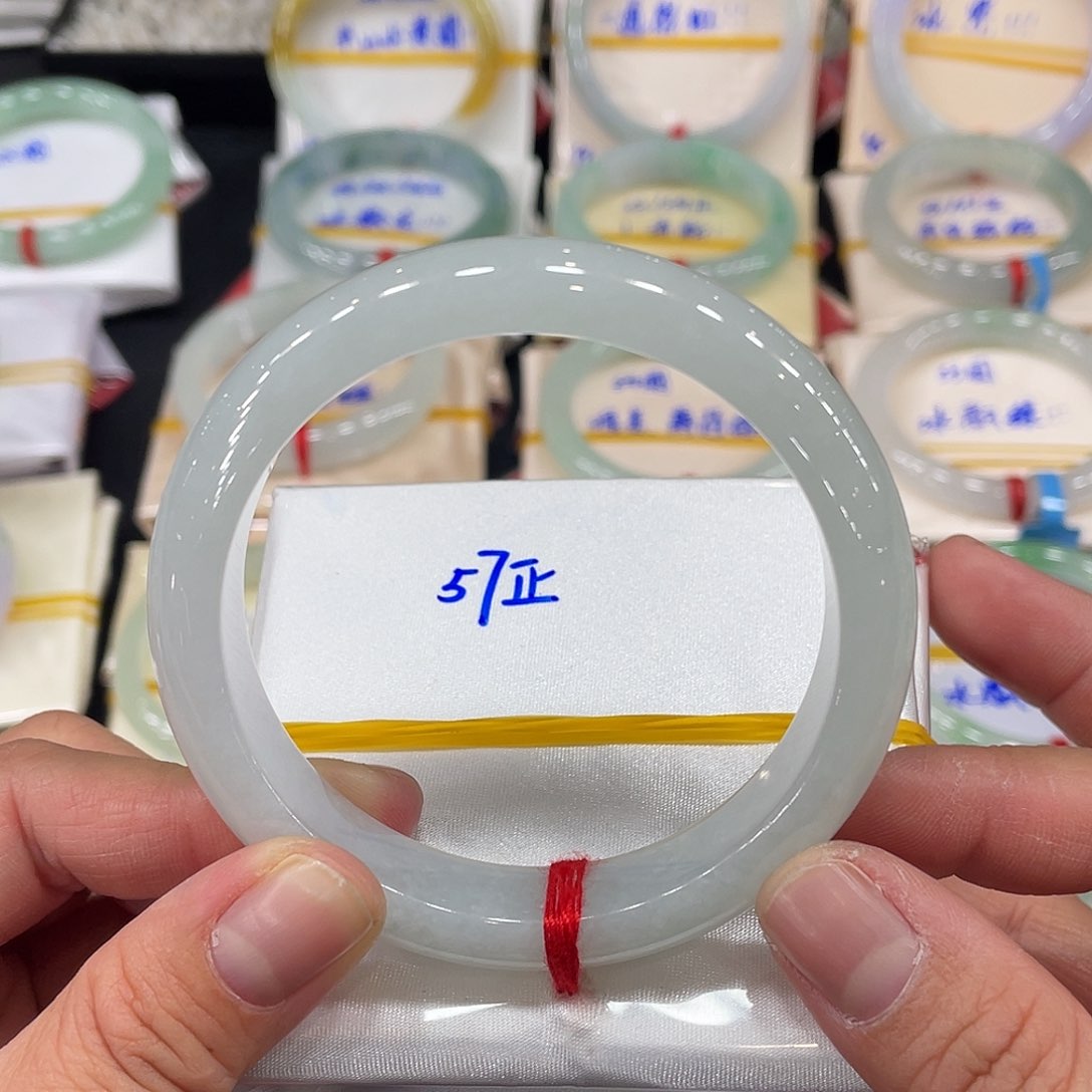翡翠手镯未镶嵌缅甸翡翠天然翡翠