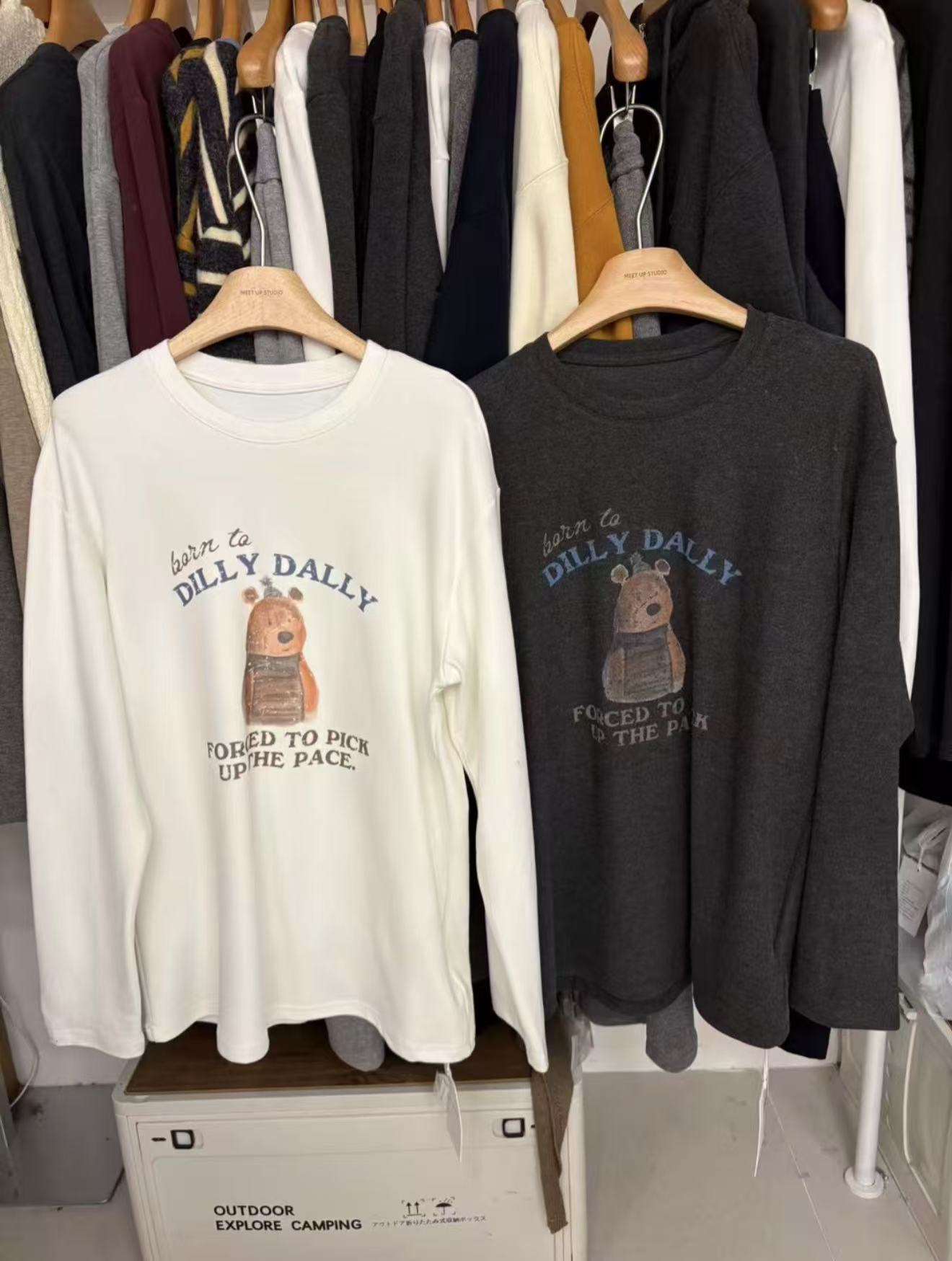 温柔瑶-MEET-55380-趣味卡通小熊印花长袖