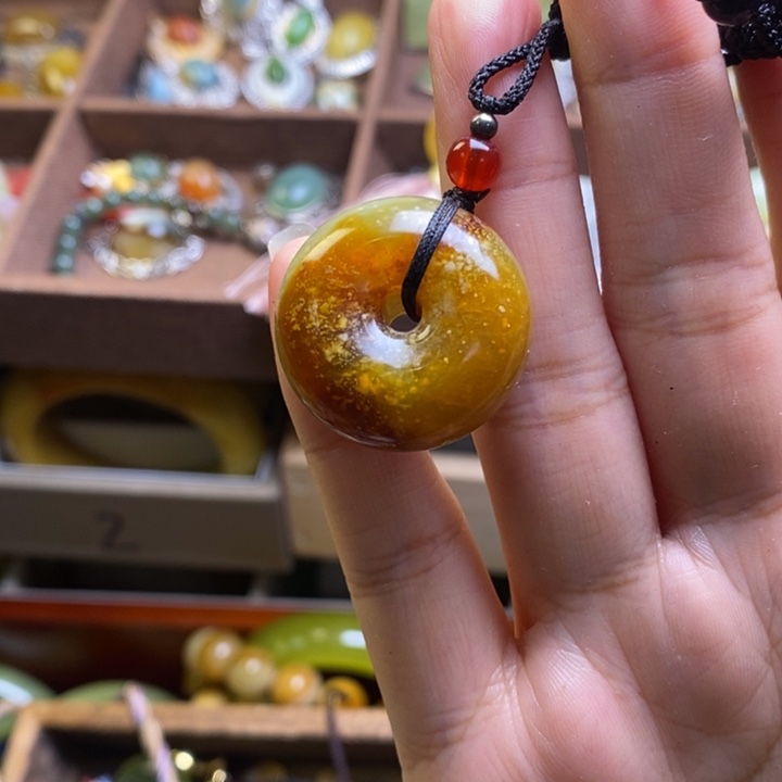 蛇纹石玉坠未镶嵌