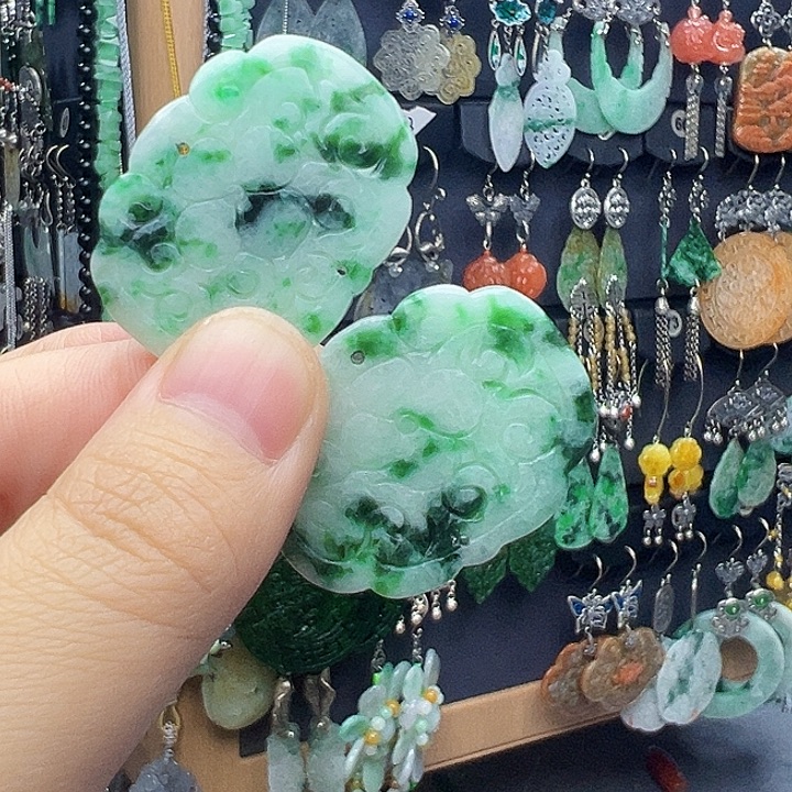 四***百翡翠未镶嵌耳饰4444555