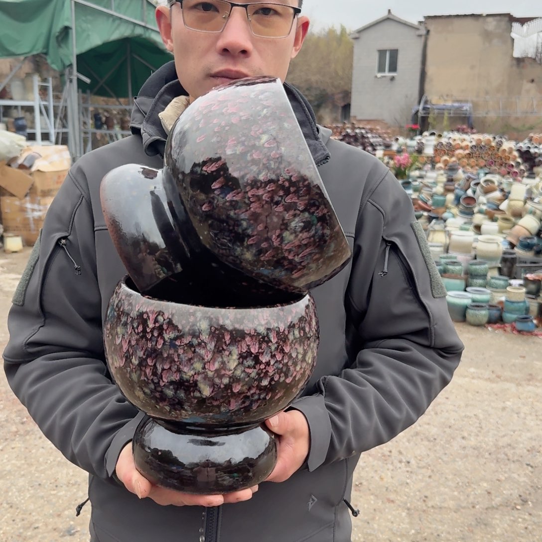 紫砂花盆口18高19（两个紫球