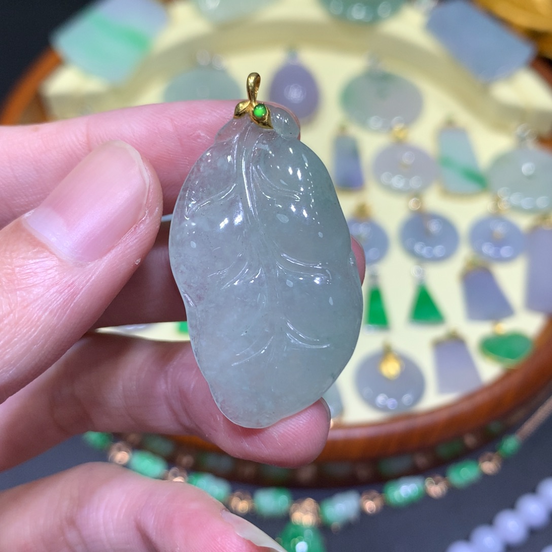 翡翠吊坠(不含链)18K金镶嵌