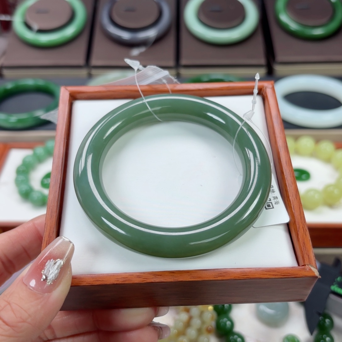 和田玉手镯57未镶嵌