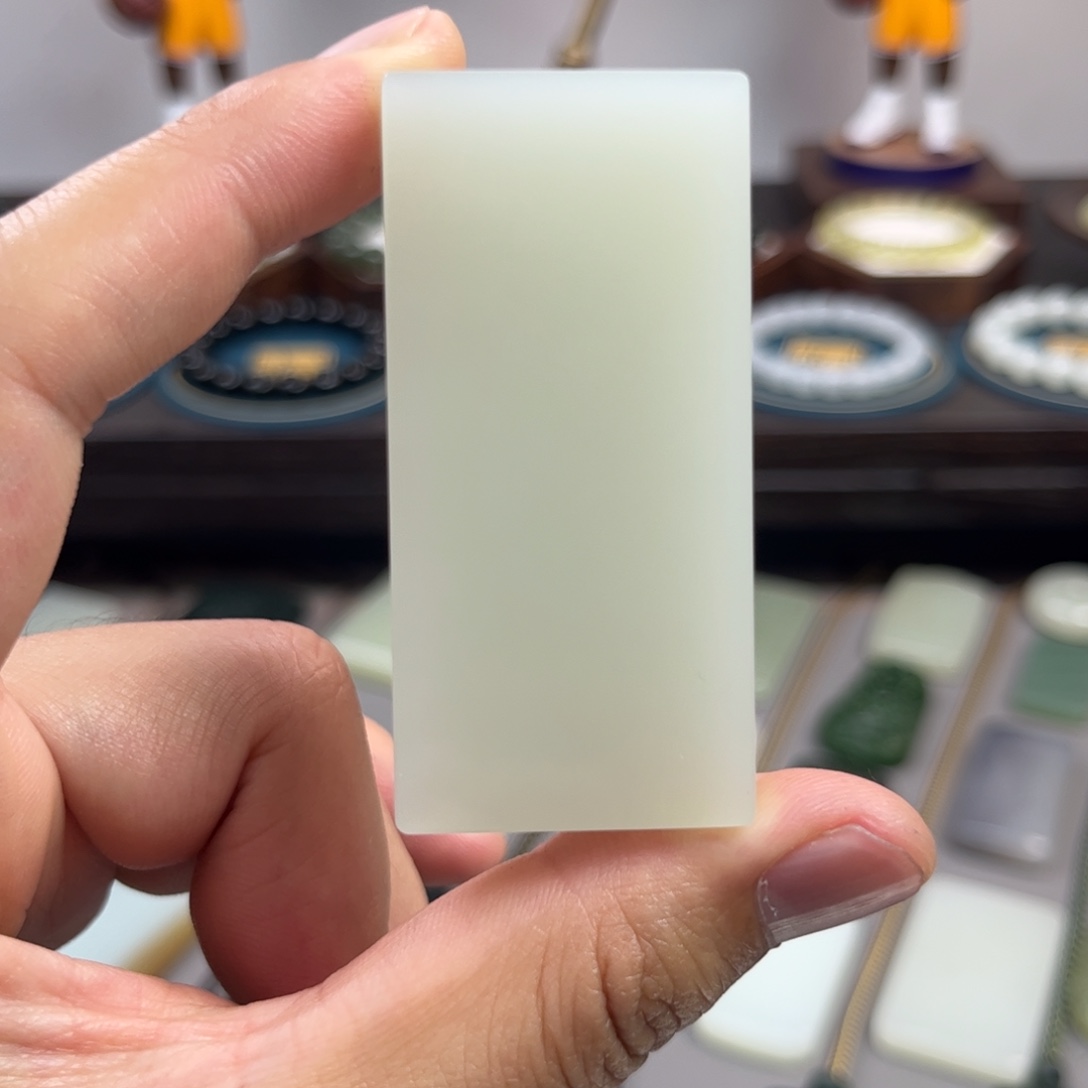 和田玉未镶嵌颈饰晴**虹