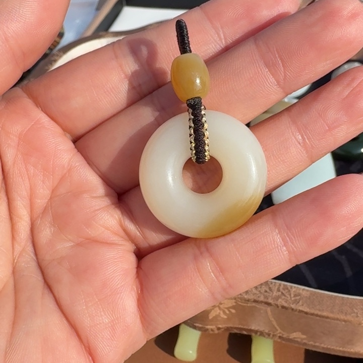 和田玉未镶嵌颈饰温柔