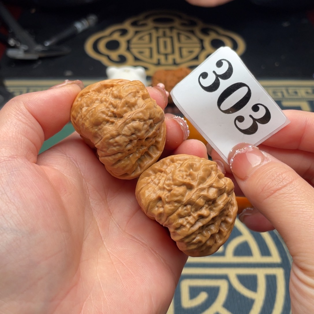 文玩核桃吊坠41蛤蟆头303号