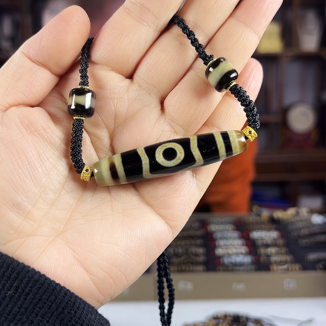 小***儿玛瑙/玉髓合金颈饰