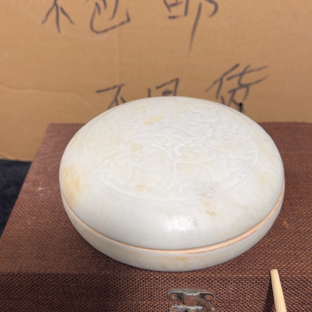 W***涛摆件陶空心的玻璃纤维是在