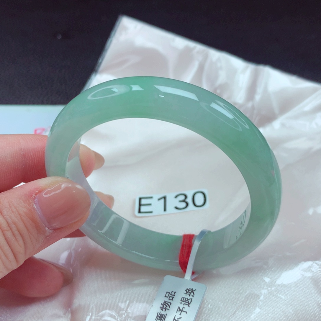 翡翠手镯未镶嵌手镯88